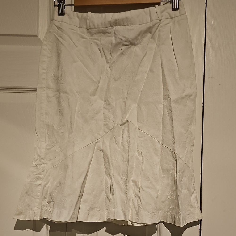 Apostrophe White Cotton Flare Skirt | Textured Floral | Size 8P
